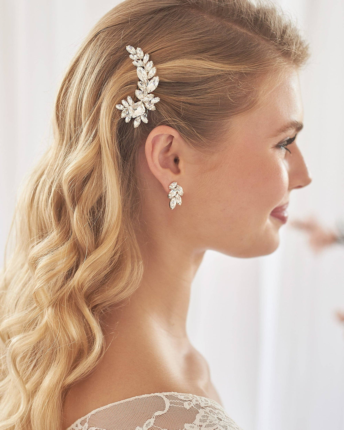 Molly Petite Bridal Clip