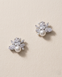 Kim Pearl Minimalist Earrings